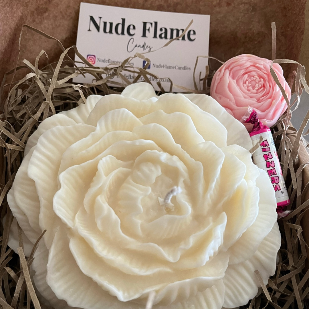 Large Peony 15cm Scented Soy Candle - Nude Flame Candles