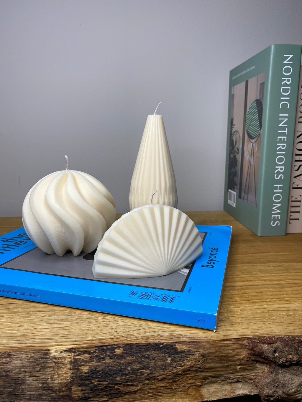 Skylar Scallop Shell Scented Soy Candle - Nude Flame Candles