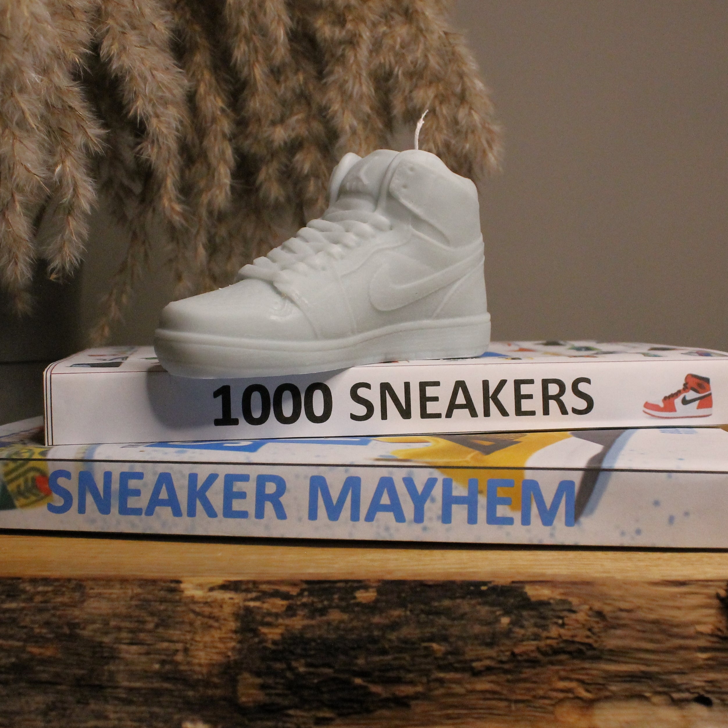Sneaker Basketball Soy Scented Candle 13cm AJ1 Mid - Nude Flame Candles