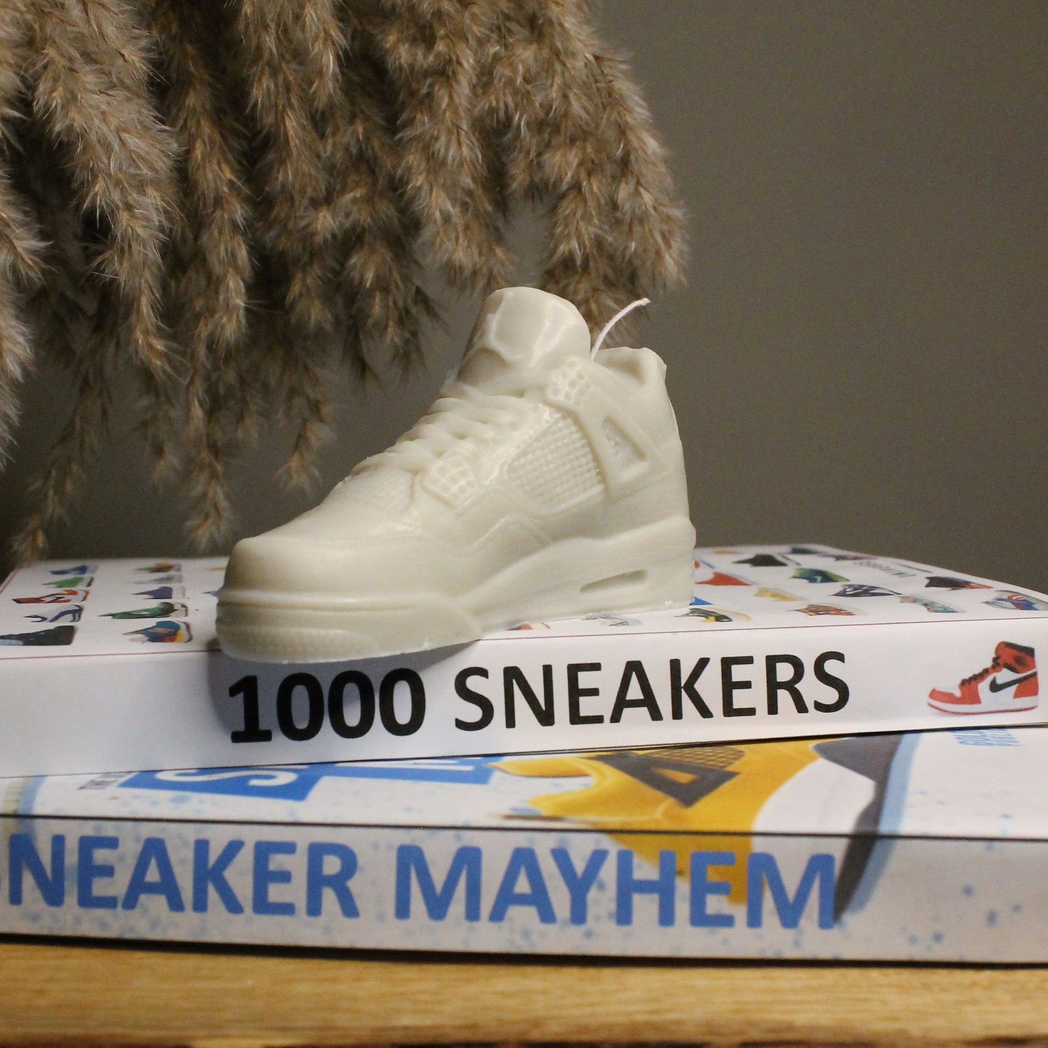 Sneaker Basketball Soy Scented Candle 13cm AJ4 - Nude Flame Candles