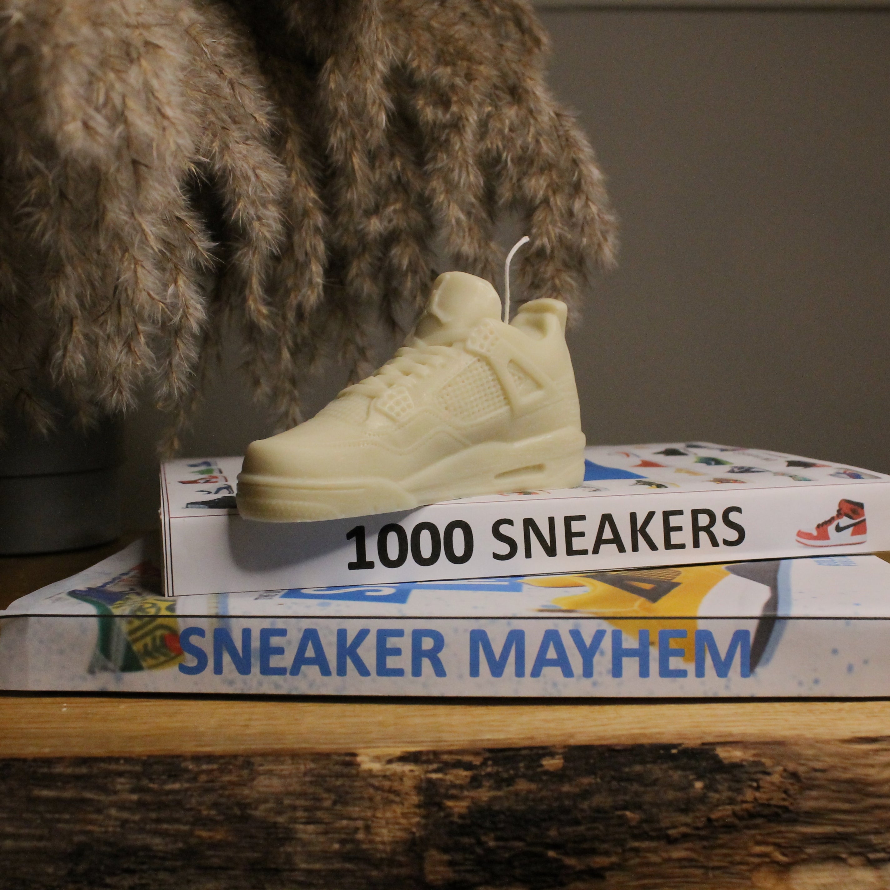 Sneaker Basketball Soy Scented Candle 13cm AJ4 - Nude Flame Candles