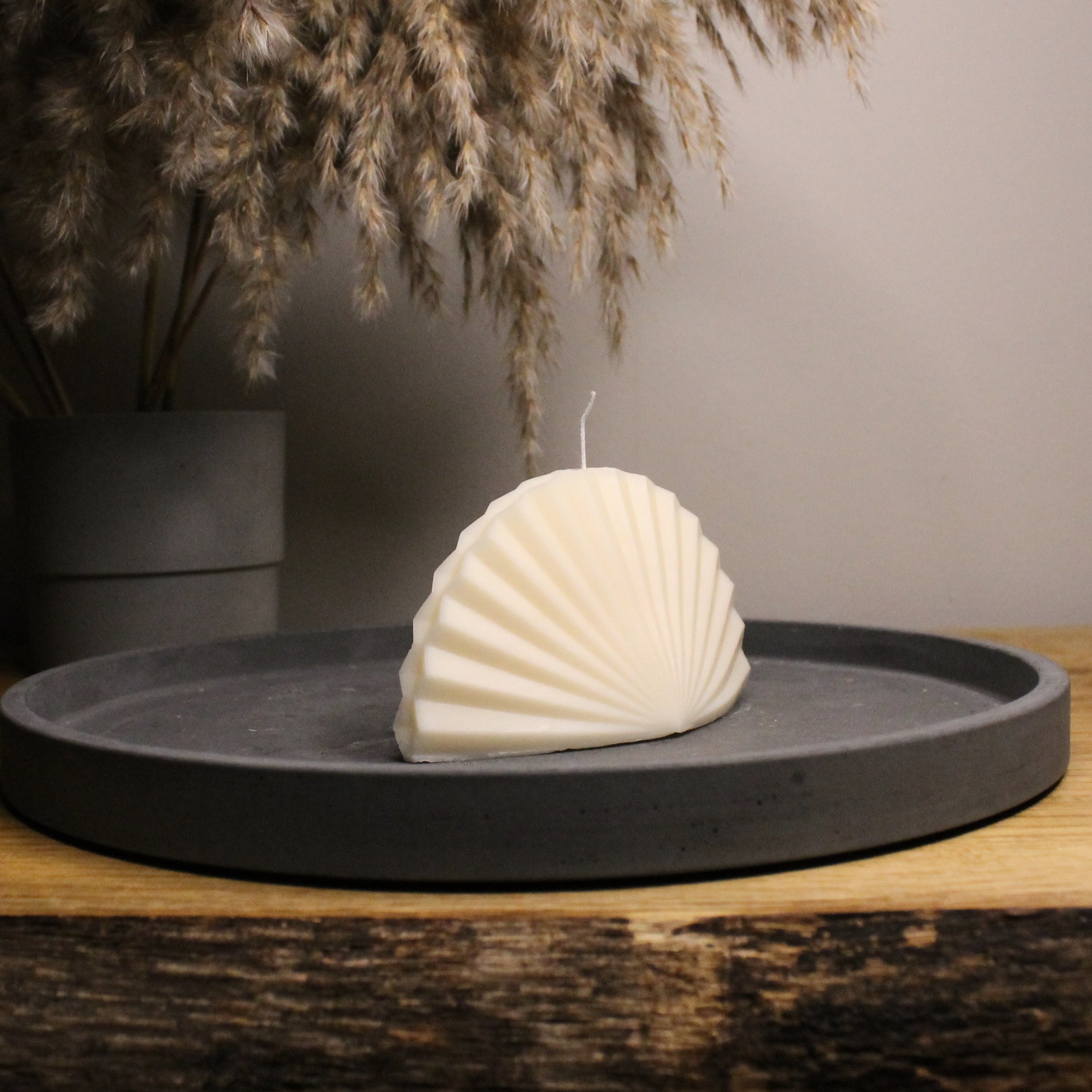 Skylar Scallop Shell Scented Soy Candle - Nude Flame Candles