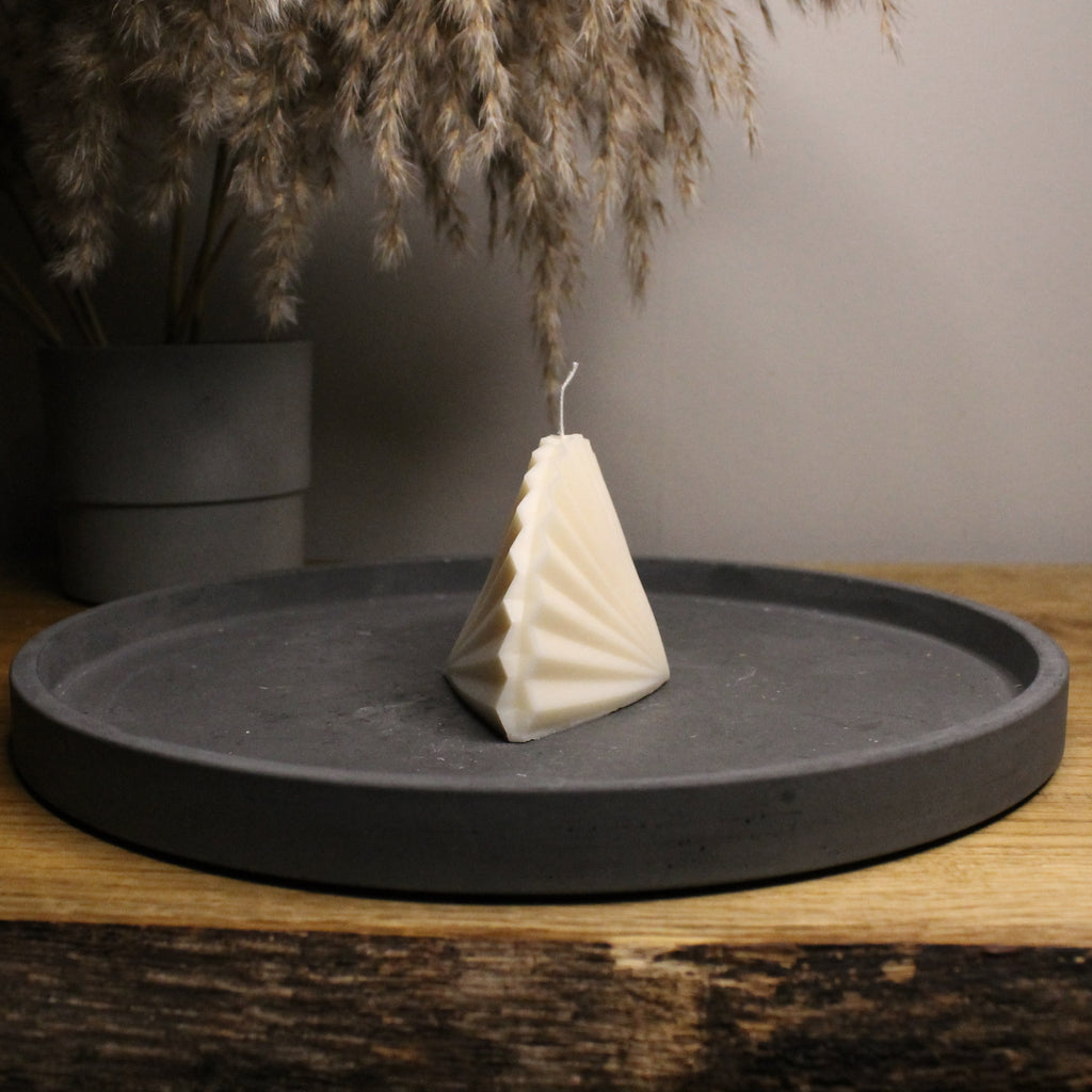 Skylar Scallop Shell Scented Soy Candle - Nude Flame Candles