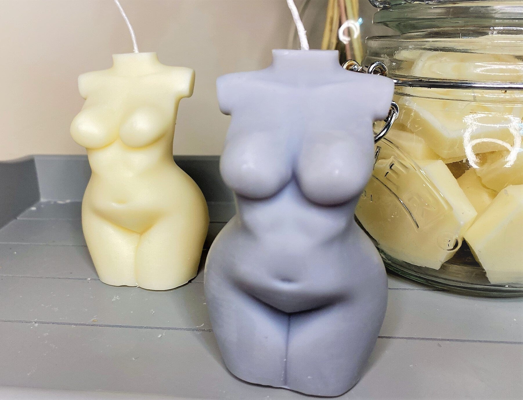 Paloma Curvy Naked Body Scented Soy Candle 10cm - Nude Flame Candles
